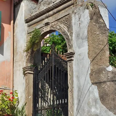 The Old Mansion Apartment