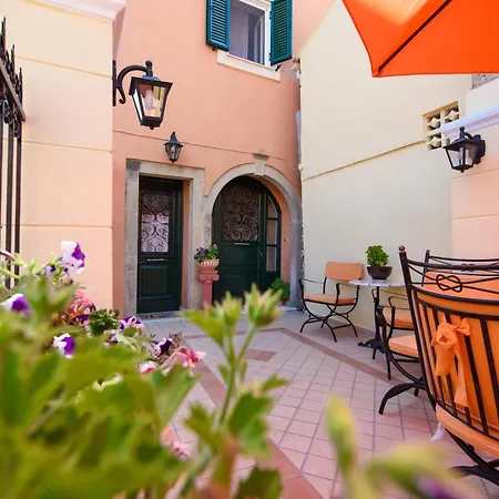 アパート The Old Mansion Sinarádes